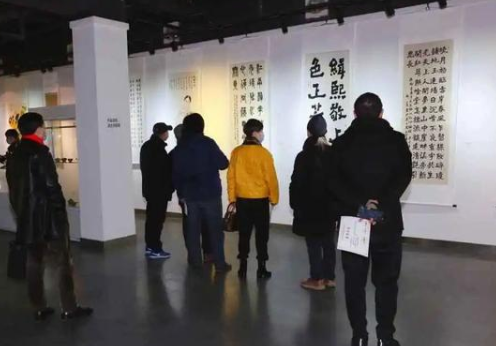 “大成武昌群星奖”书画作品展开幕