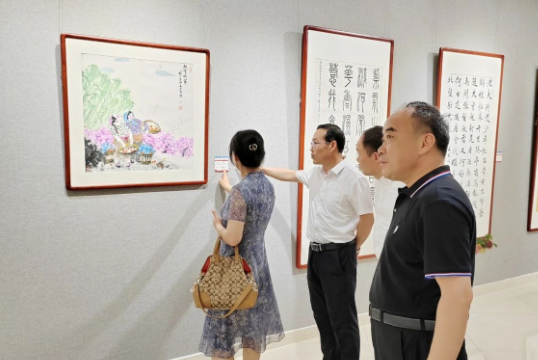 昌邑市庆“七一”书画精品展开幕