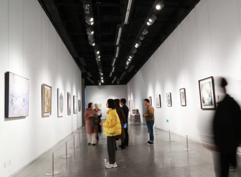 “Ta视界”2025宁波市女美术家作品展开幕
